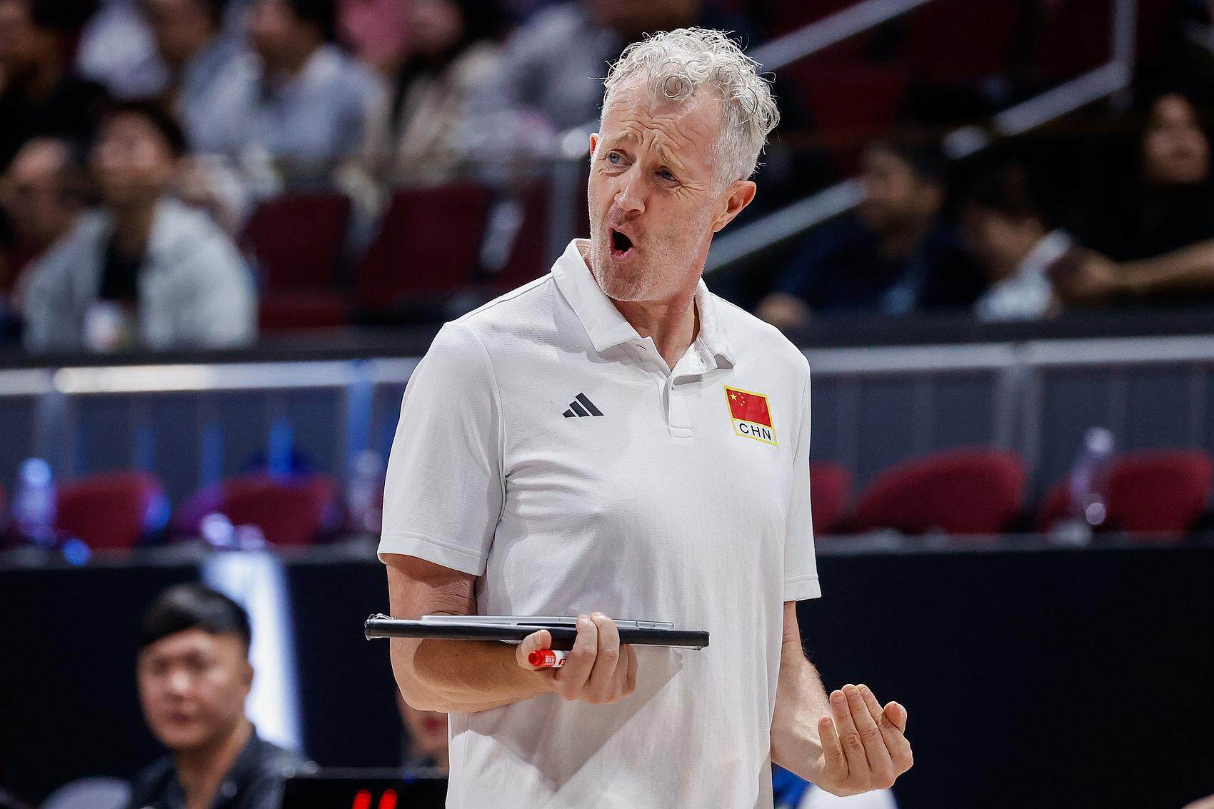 tenan, 首场对巴西 tenan, 首场对巴西