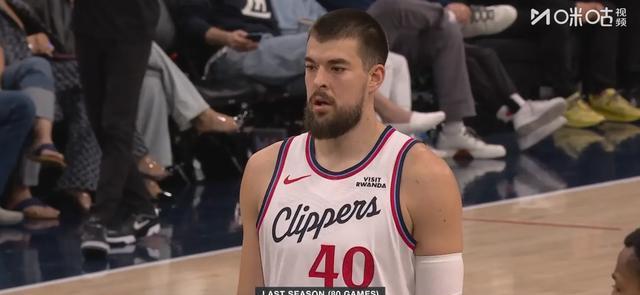 进攻的球员, 半场快船, 队一分 进攻的球员, 半场快船, 队一分